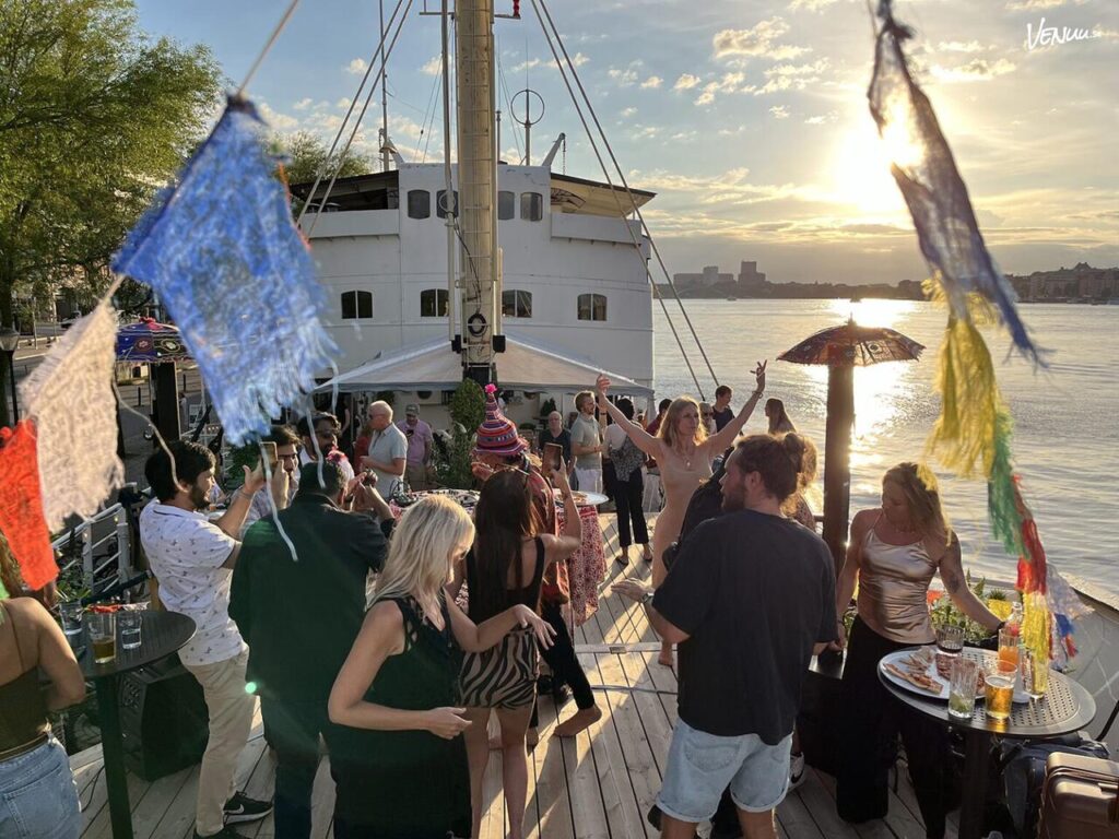 M/S Märtha Fördäck, ett intimt och charmigt fartyg för fester direkt på vattnet med maritim känsla.